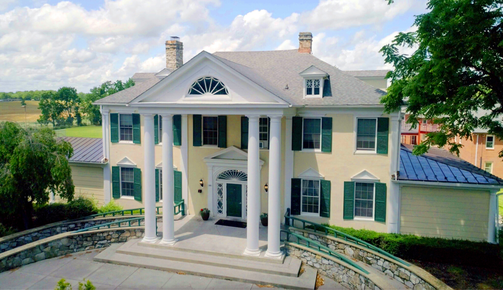 Berryville Building Exterior